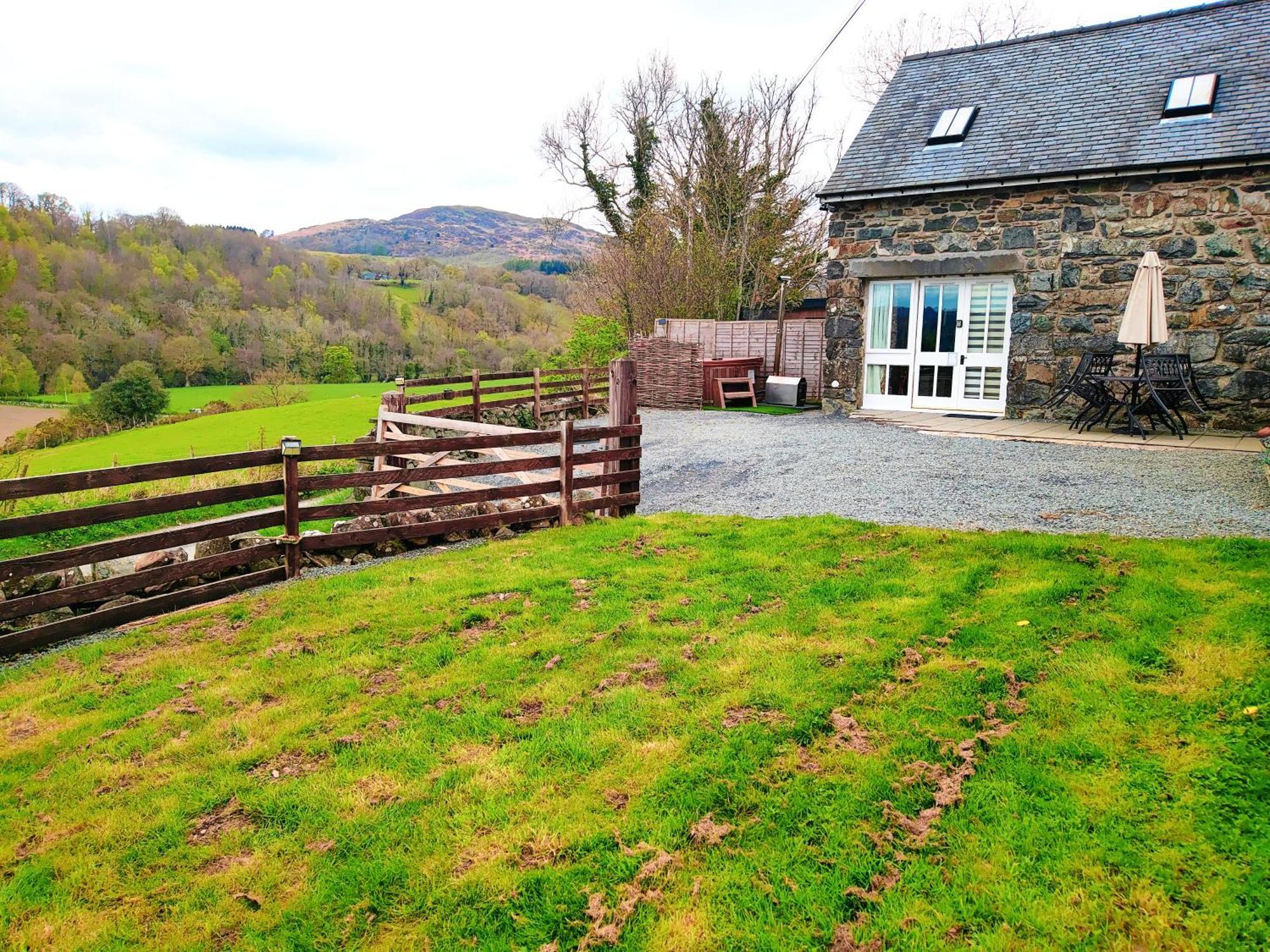 Cader Mountain View Cottage With Hot Tub In Snowdonia Dolgellau Eksteriør bilde